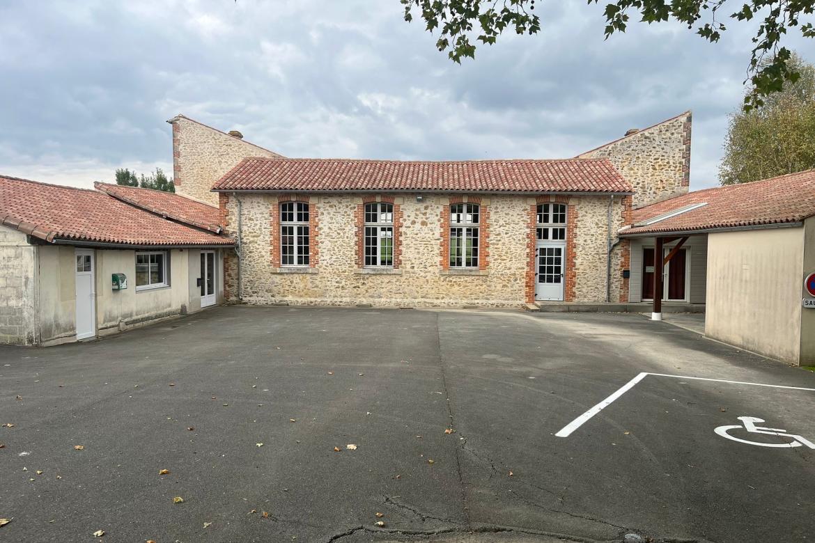 La salle municipale de Cezais