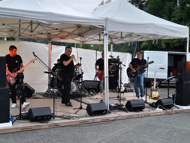 Groupe soirée fête du village de SSEP